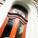 Leone Apartmanhotel 3*