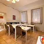Leone Apartmanhotel