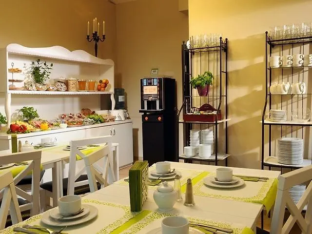 Leone Apartmanhotel 3*