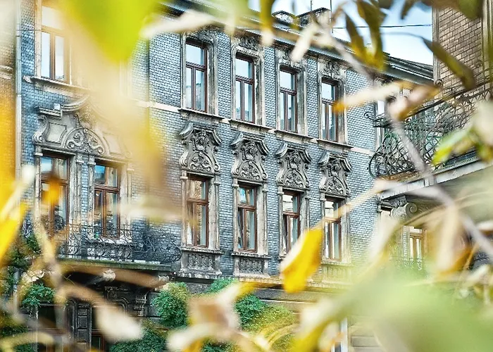 Leone Apartmanhotel 3*