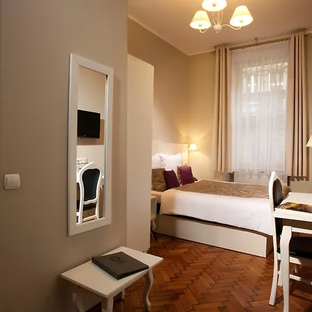 Leone Apartahotel Cracovia