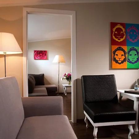 Leone Apartahotel 3*