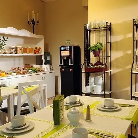 Leone Apartahotel 3*