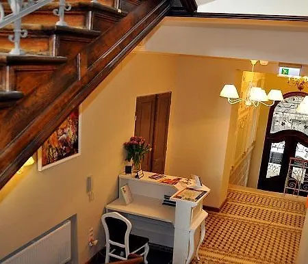 Leone Apartmanhotel